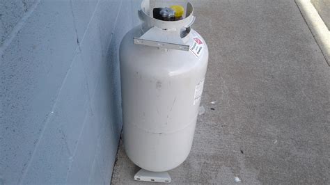 Lot Detail - HORIZONTAL PROPANE TANK - PARTIALLY FILLED