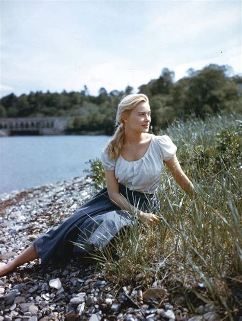 40 Beautiful Photos of Hope Lange in the 1950s and ’60s ~ Vintage Everyday