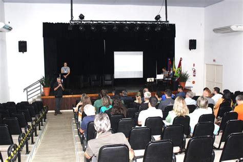 Workshop em São João Batista reuniu mais de 60 pessoas de diferentes