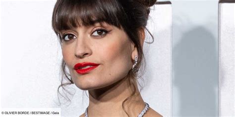 Photo Clara Luciani Maman Elle Prend La Pose Avec Son B B Ce