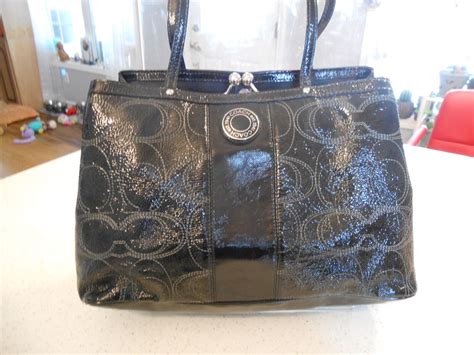 COACH Black Patent Leather Kiss Lock Shoulder Bag Pur Gem