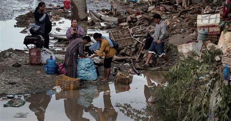 Ascienden A Cerca De 200 Los Muertos Por Las Inundaciones Y