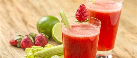 6 Receitas De Suco Detox Com Morango Para Emagrecer Mundoboaforma