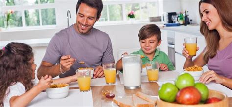 Ini Manfaat Makan Bersama Keluarga Untuk Anak Okezone Lifestyle