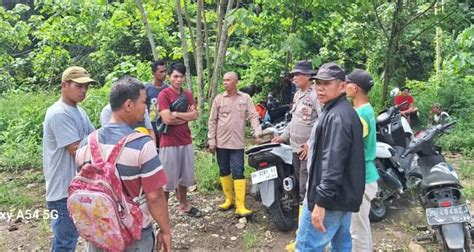 Warga Pesisir Bukit Hanyut Di Sungai Penetai Dinamika Jambi