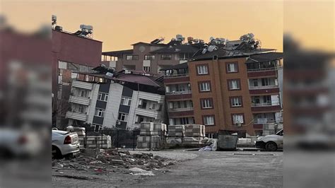 Fresh Quake Hits Turkey Syria Border Two Weeks After Disaster