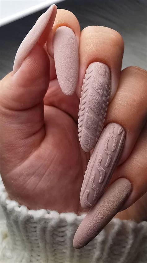 22 Stunning Fall Nail Ideas For Autumn 2020 Sweater Mauve Nails