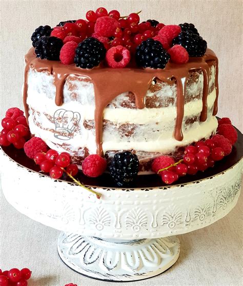 Naked Cake Aux Fruits Des Bois Pour Anniversaire Gourmandise Assia