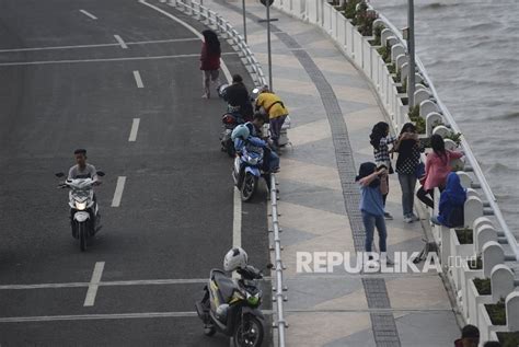 Pemandangan Di Jembatan Suroboyo Republika Online