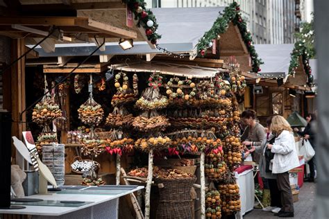 Classic handmade Hungarian gifts fill Budapest’s Christmas fairs