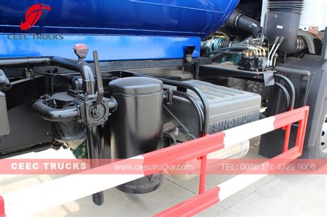 HOT SALE HOWO RHD Model 10 000L Vacuum Sewer Truck Truck Garbage