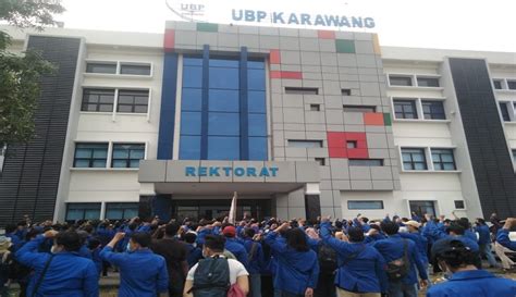 Tak Bisa Ujian karena Nunggak, Mahasiswa UBP Karawang Demo