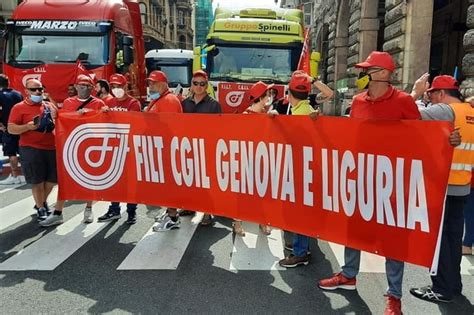 XII CONGRESSO FILT CGIL GENOVA TRASPORTIAMO I DIRITTI Marittimi Navi