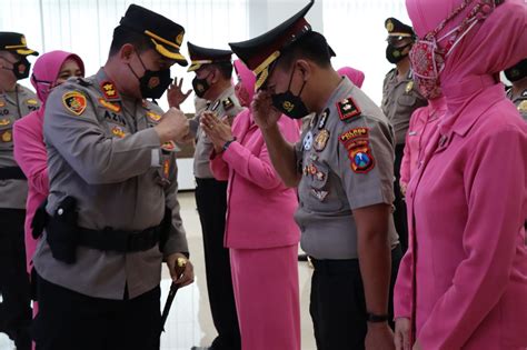 Awal Tahun Sebanyak Anggota Polres Gresik Naik Pangkat