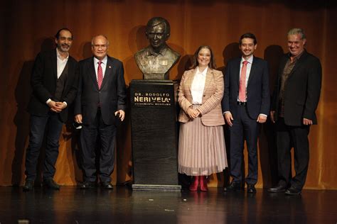 Develan Busto De Rodolfo Neri Vela En El Universum Mundodehoy