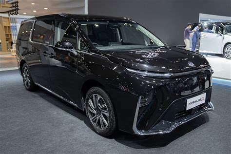 MG Luncurkan MPV Listrik Mewah Maxus 9 Di Ajang IIMS 2024