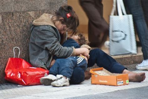 Indigentes Espa A Buscar Con Google Indigente Fotografia