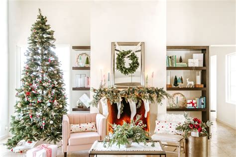 10 Modern Christmas Tree Ideas To Deck Your Stylish Halls