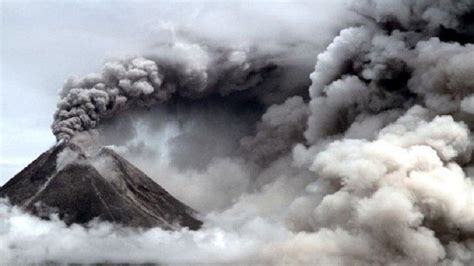 Sejarah Erupsi Gunung Merapi: Meletus Sejak Zaman Kolonial Belanda ...