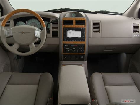 2009 Chrysler Aspen: 11 Interior Photos | U.S. News