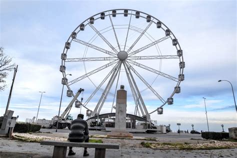 Bari Torna La Ruota Panoramica Sul Lungomare Pronta Per Il Primo Giro