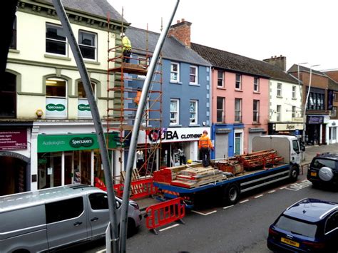 Erecting Scaffolding Omagh Kenneth Allen Cc By Sa Geograph