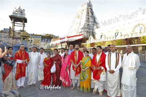 UNION MINISTER OF STATE FOR SCIENCE TECHNOLOGY OFFERS PRAYERS IN