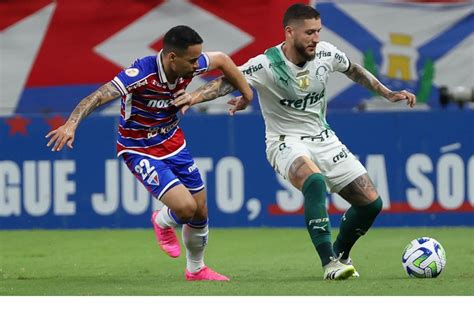 Palmeiras empata Fortaleza e lidera Brasileirão 2023