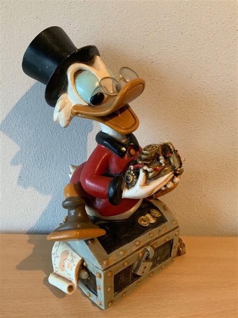 Disney Beeld Dagobert Duck Op Schatkist Formaat Catawiki