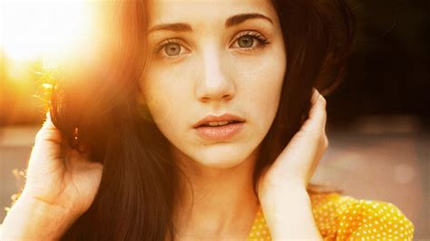 Face Brunette Emily Rudd Women Closeup Looking At Viewer Model Blue Eyes Smiling Hd