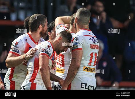 Tommy Makinson Of St Helens Celebrates His Try Stock Photo Alamy