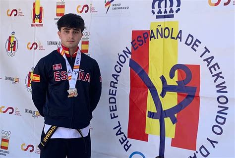 Luis Garc A De La Escuela De Taekwondo De Colmenar Viejo Plata En El