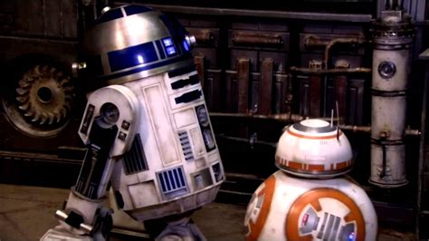 Bb 8 And R2 D2 Interact New Clip Star Wars The Force Awakens On The