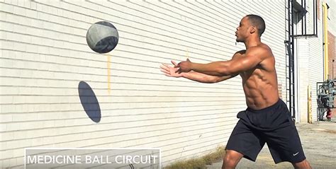 Torch Calories With A Med Ball SIXSTAR