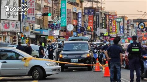 獨家畫面曝／台中大里槍擊案！嫌衝撞警拔槍回擊 1人中彈│警方│槍響│tvbs新聞網