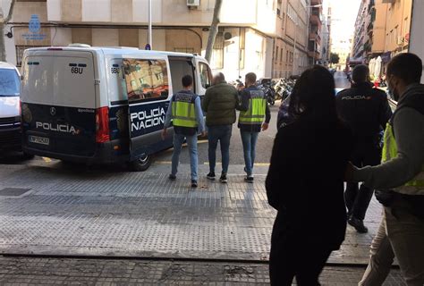 Tres Detenidos Entre Ellos El Director De Una Sucursal Bancaria Por Estafar 130000 Euros Con