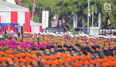 Foto Jokowi Jadi Inspektur Upacara Hut Ke Bhayangkara Foto