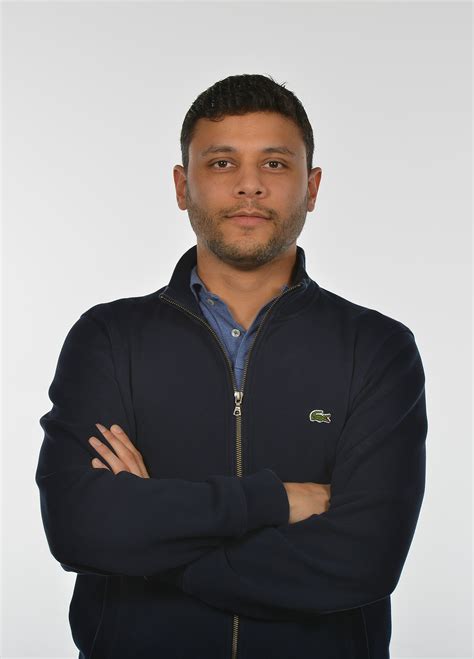 Biography and Profile of Isaac Flores 30