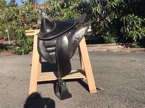 Moss Rock Endurance-Torsion Treeless Saddle, SOLD!