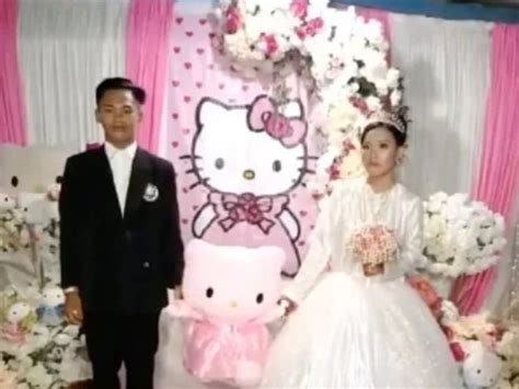 Tiktoker Gets Married In Hello Kitty Themed Wedding Dress Looks