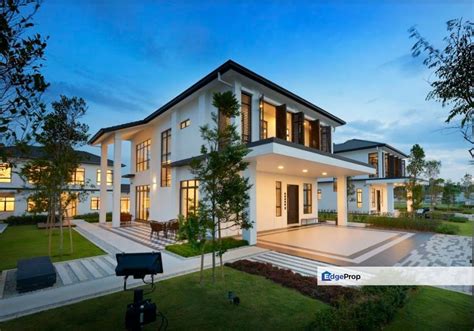 eco grandeur puncak alam - Tracy Morris