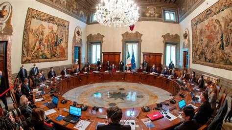 Ministri Del Nuovo Governo Che Differenza C Tra Quelli Con E Senza