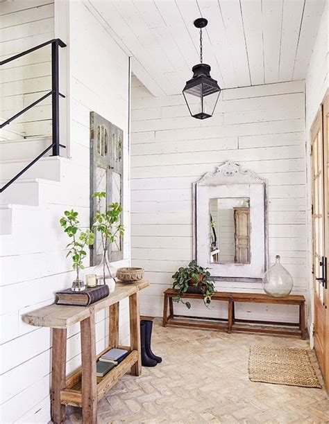 Cozy And Simple Farmhouse Entryway D Cor Ideas Digsdigs