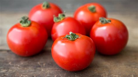 Tomato Prices Soar In Delhi Ncr Expected To Cross Inr 200 Per Kilo