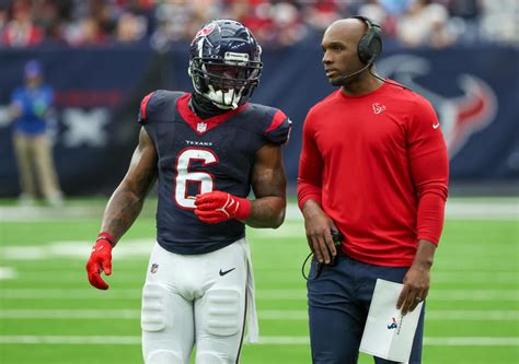 Texans Offensive Coordinator Bobby Slowik Focused On Playoffs Not Head