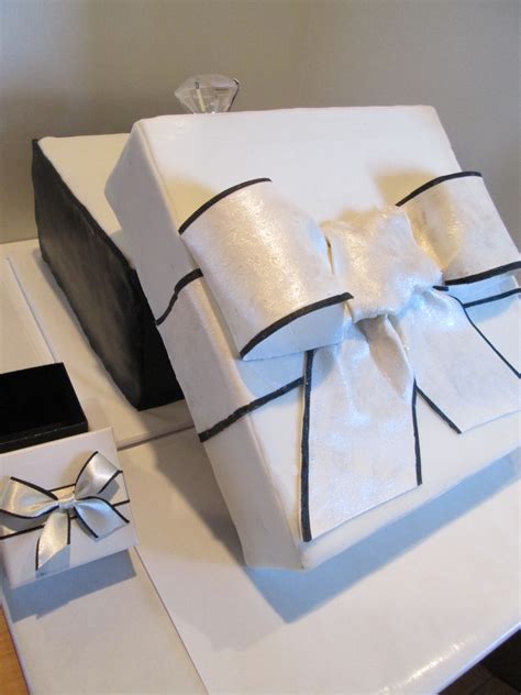 Engagement Ring Box - CakeCentral.com