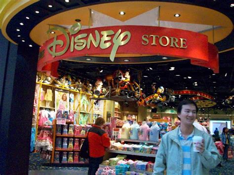 The Disney Store at The Mall at Solomon Pond (1995-2001) - Maine Photo ...