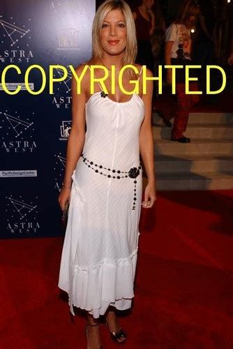 TORI SPELLING HOT CANDID PHOTO HF EBay