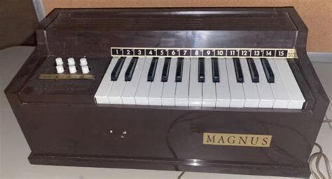 Vintage Magnus Electric Fan Chord Organ Model Made In Usa Works