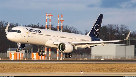 D Aiep Lufthansa Airbus A Nx Photo By Sinan St N Id